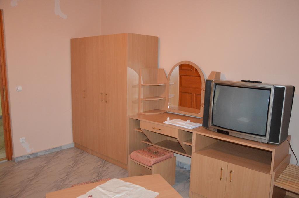 לינה וארוחת בוקר Hévíz Kristaly Apartman מראה חיצוני תמונה
