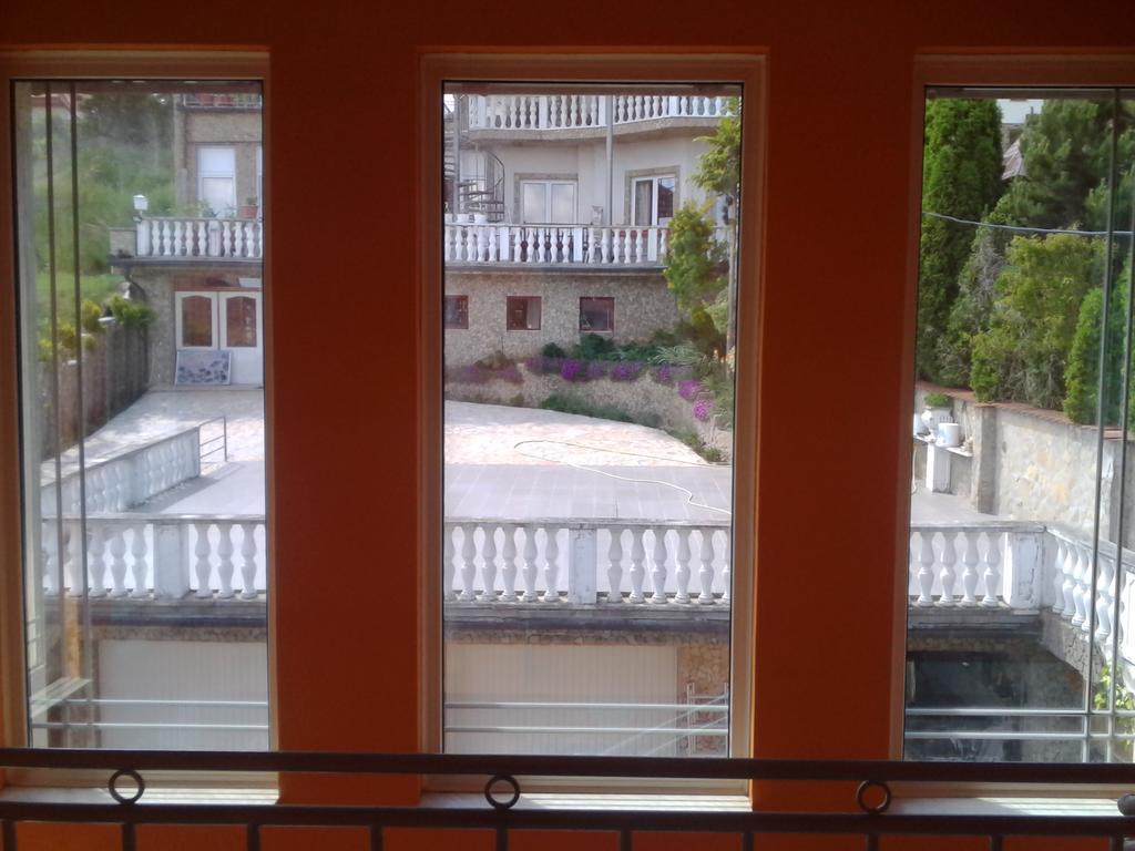 לינה וארוחת בוקר Hévíz Kristaly Apartman מראה חיצוני תמונה