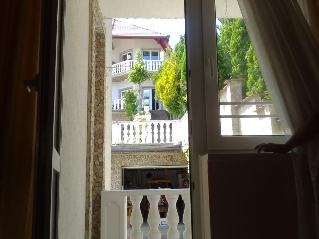 לינה וארוחת בוקר Hévíz Kristaly Apartman מראה חיצוני תמונה