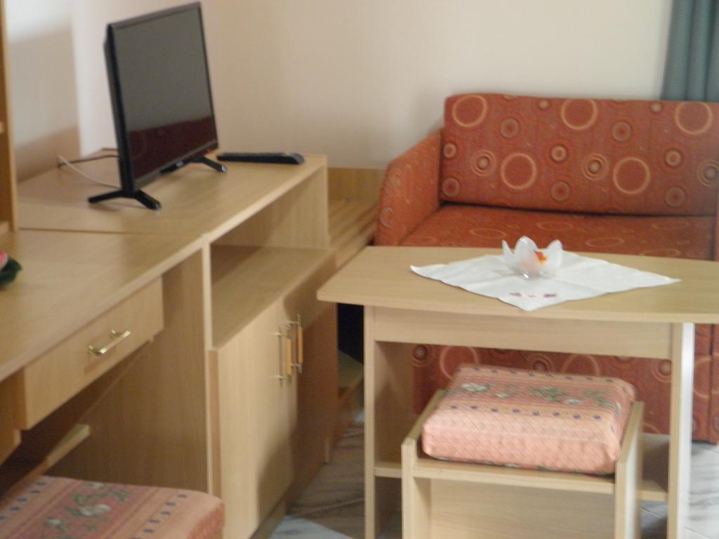 לינה וארוחת בוקר Hévíz Kristaly Apartman מראה חיצוני תמונה