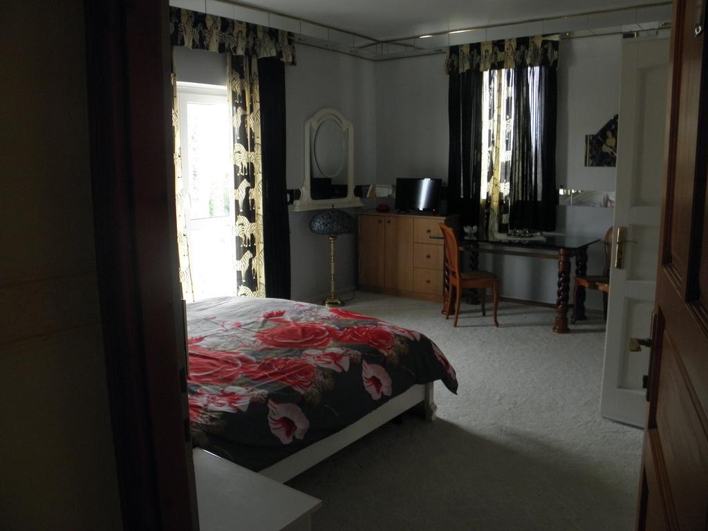 לינה וארוחת בוקר Hévíz Kristaly Apartman מראה חיצוני תמונה