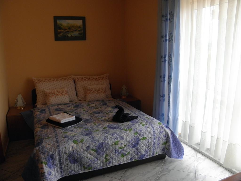 לינה וארוחת בוקר Hévíz Kristaly Apartman מראה חיצוני תמונה