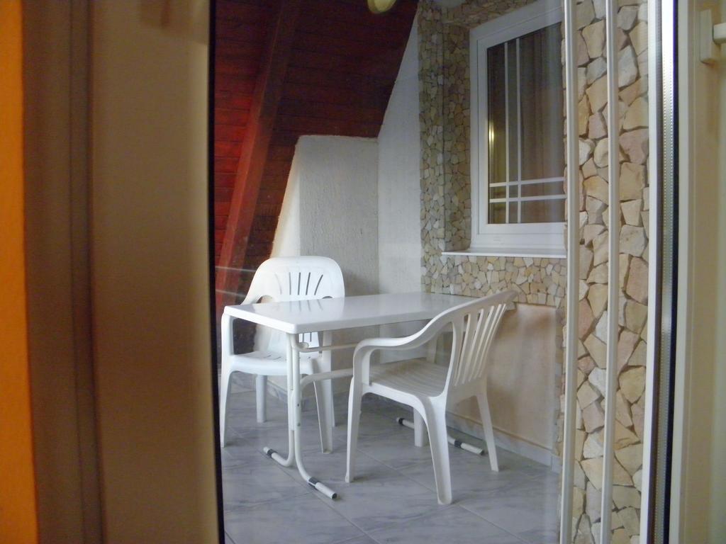 לינה וארוחת בוקר Hévíz Kristaly Apartman מראה חיצוני תמונה