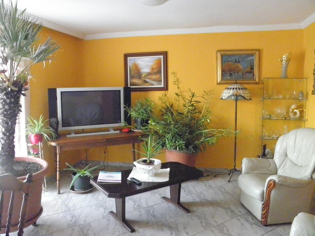 לינה וארוחת בוקר Hévíz Kristaly Apartman מראה חיצוני תמונה