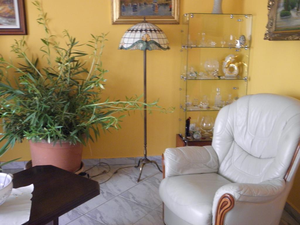 לינה וארוחת בוקר Hévíz Kristaly Apartman מראה חיצוני תמונה